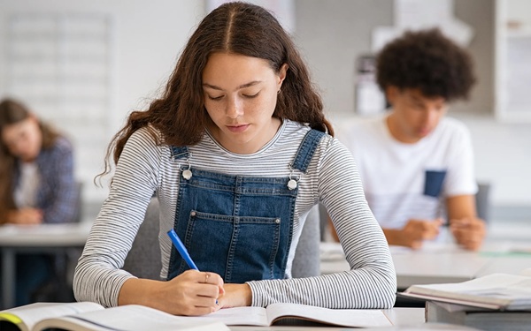 Gulf students studying NAFS, Mawheba, Qudrat, and Tahsili with guided solutions at Maths Academy.